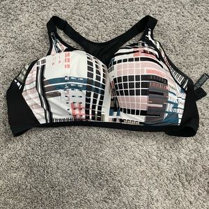38ddd vs sports bra